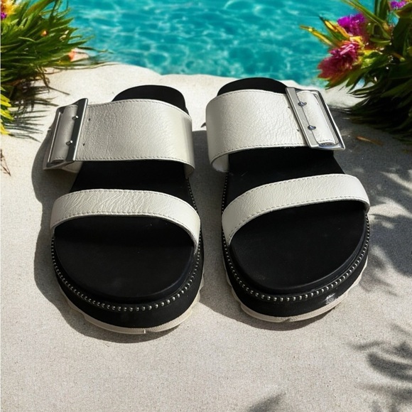 Sorel White Roaming Sport Sandal. Size 8.5. Great Condition. - Picture 5 of 9